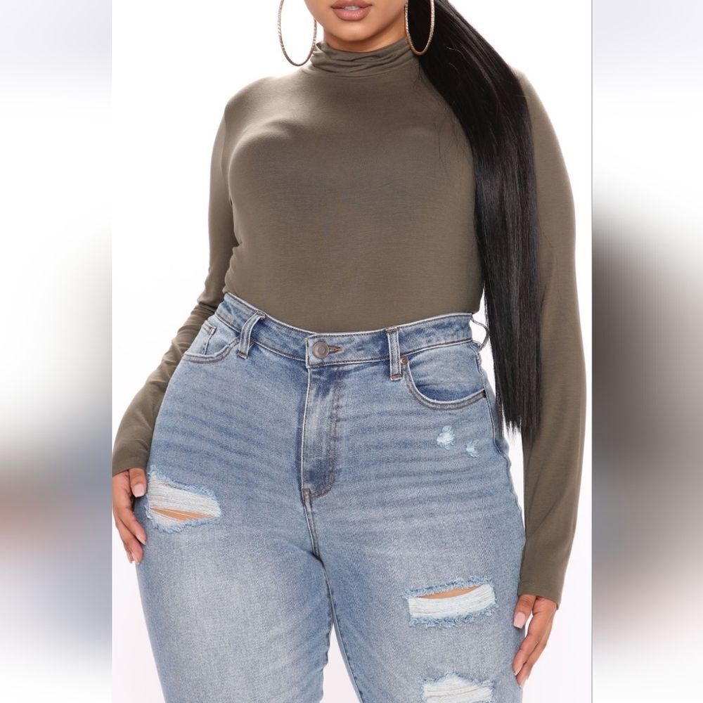 ๐๏ธ๐ขPamela Turtleneck LongโSleeve Top By Fashion Nova - Olive